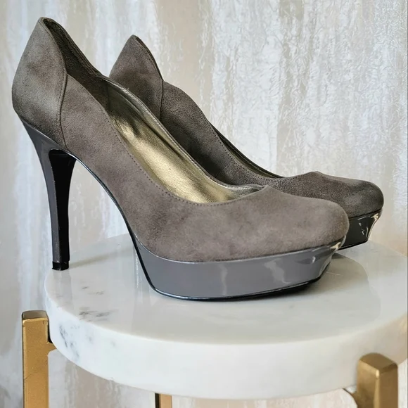 Guess Brand Women's Platform Pumps Round Toe High Heeled Shoes - Taupe - Size 8M - Picture 1 of 16